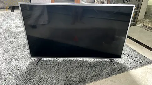 MASER  55 LED TV , broken screen