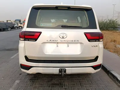 2025 Toyota LAND CRUISER — миниатюра 18