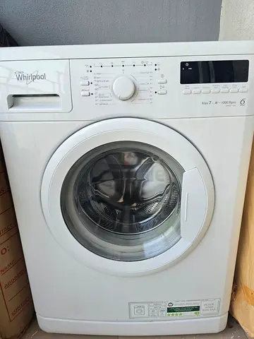 Whirlpool front load washing machine - 7kg, good working condition