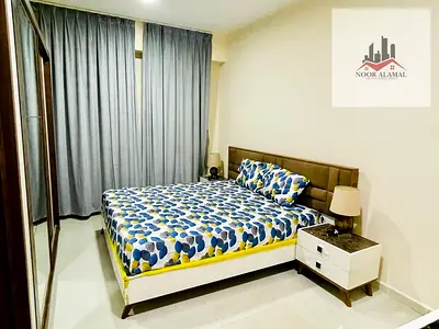 الشارقة المجاز 3 مقابل حديقة صافية  غرفه وصاله ومطبخ وحمام وبلكونه السعر 3700 شامل انترنت فقط