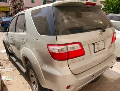 2011 Toyota FORTUNER 照片 3