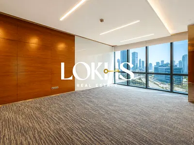 VACANT | 8 PARKINGS | DIRECT METRO ACCESS