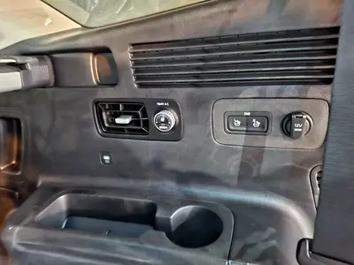 2024 KIA SORENTO thumbnail 8
