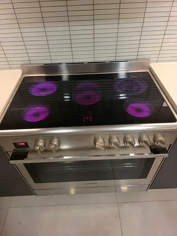 Bosch series 8 cooking range 5 hubs electric cooker slightly used new model