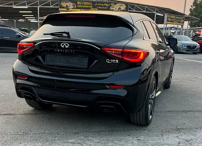 2017 Infiniti Q30 照片 8
