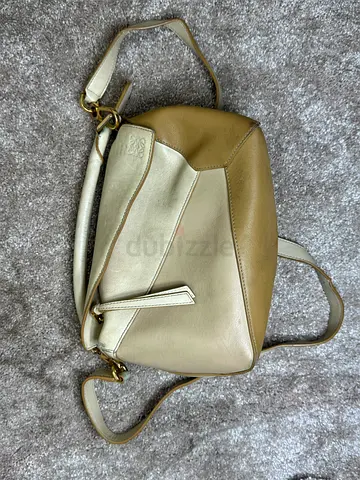 Loewe Puzzle Light beige leather crossbody handbag - compact shoulder bag