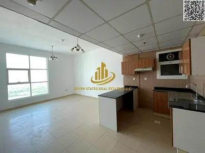 تملك شقتك الان باقل دفعة اولى 175.000 مع باركن داخلى للشقة و جاهزة للسكن او الاستثمار