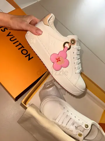 L.V women’s sneakers white size 36 euro