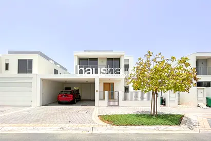 Close to pool and gym | Large Plot | Available now