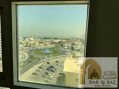 شقة غرفة وصالة للإيجار السنوي في البوطينة – الشارقة | غرفة ماستر | إطلالة بحرية | 2 حمام | خزائن حائط