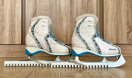 Miracle Ice Skates, Excellent Condition!