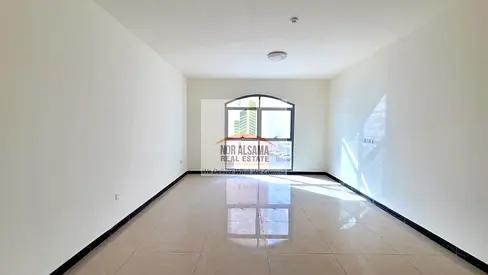 شقة فسيحة بغرفتي نوم | سكن لونج شينغ | شرفة وإطلالة على المدينة | غير مفروشة