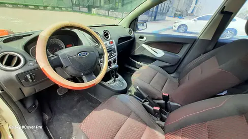 2011 FORD FIGO 照片 6