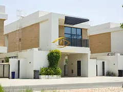Beach front - 4BR + Maid Villa - Exclusive