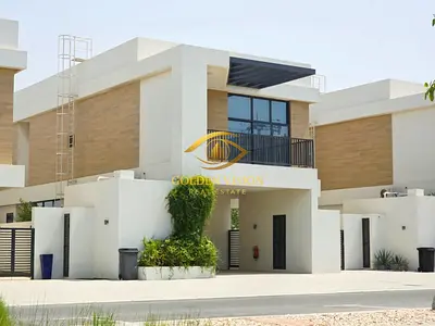 Beach front - 4BR + Maid Villa - Exclusive