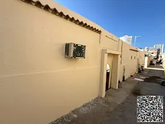 Arabian house for sale / Strategic location / Bargain and limited price / Investment opportunity not