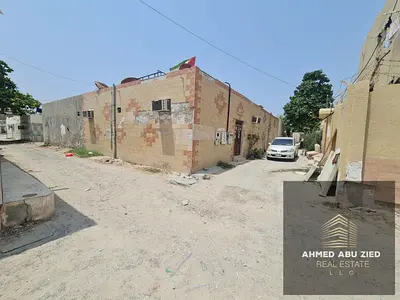 بيت عربي استثماري للبيع في البستان بعجمان، مساحة 3600 قدم، 7 غرف، مقسم 3 أقسام، مؤجر بالكامل بدخل 44,500 درهم سنوياً، بسعر 950 ألف قابل للتفاوض