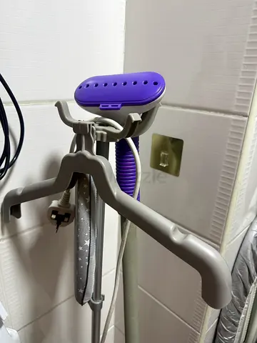 Handheld Garment Steamer with Stand - Lightly Used