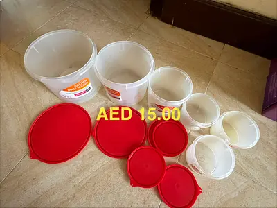 Set of 7 Plastic Food Storage Containers with Lids - Used