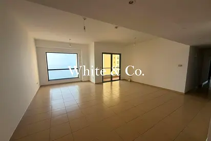 Sea View | Recently Vacant | Large Layout
