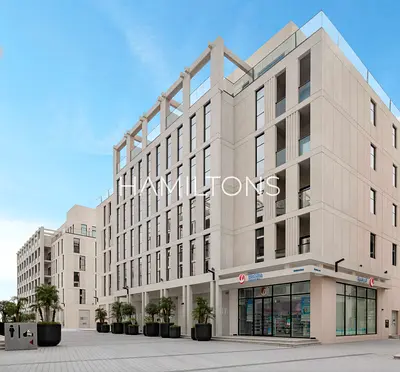 Stylish Apartment | Near City Centre Convenience | Resale