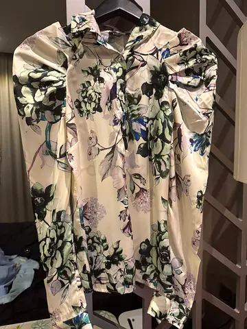 Bebe Blouse – Size M