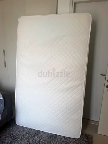 Mattress size 120x200 150dhs like new
