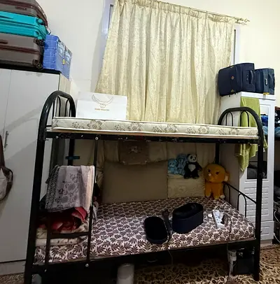 Female bedspace available in a clean and comfortable room.