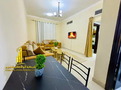 شقه غرفه وصاله مفروشه بالكامل مع مطبخ مجهز بأحدث الأجهزه, ببلكونه اطلاله مفتوحه | شامل جميع الفواتير والإنترنت | جاهزه للسكن فورا, بموقع مميز