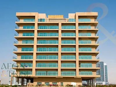 Fully Furnished | Upgraded | Bright and Spacious