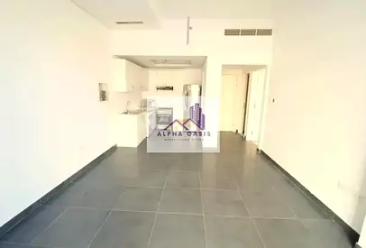 SEMI CLOSE KITCHEN /2 BATH/PRIME LOCATION/