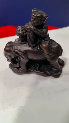 Resin wood guardian sculpture 8cm height,8cm length