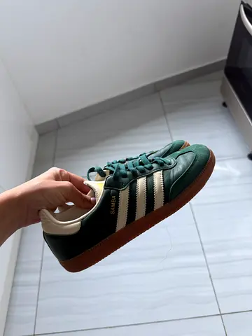 Adidas original samba in forest green and beige