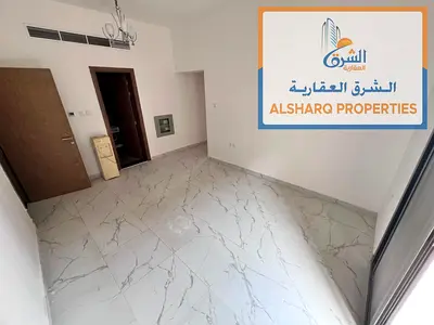 بنايه جديده  كورنر بالمنطقه الصناعيه 1  G+4  في موقع حيوي على الشارع الرئيسي البنايه عمر اربع شهور 10708 قدم