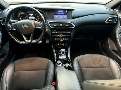 صورة 17 لـ 2017 Infiniti Q30