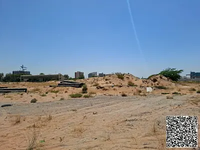 أرض سكني تجاري للبيع/تصريح G+30/على الشارع/فيها شقق للبيع/موقع استراتيجي و مميز/سعر ممتاز و قابل للتفاوض