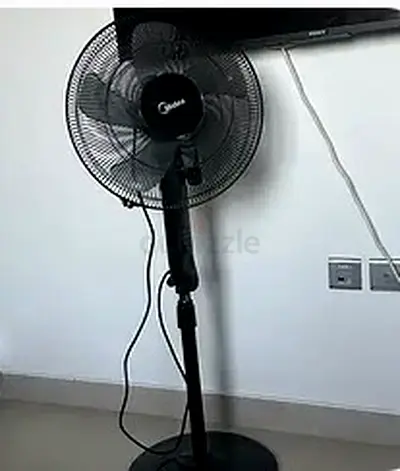 Midea fan for sale