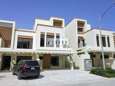 Spacious 5BR Villa | Unfurnished | Vacant