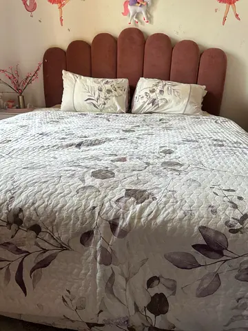 King size bed and mattress in great condition