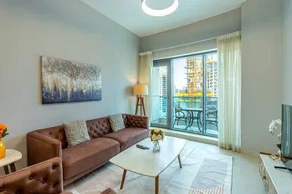 Canal Facing | Contemporary | Spacious Layout
