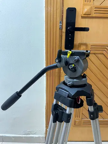 Miller tripod for sale with Sachler legs, urgent sale
