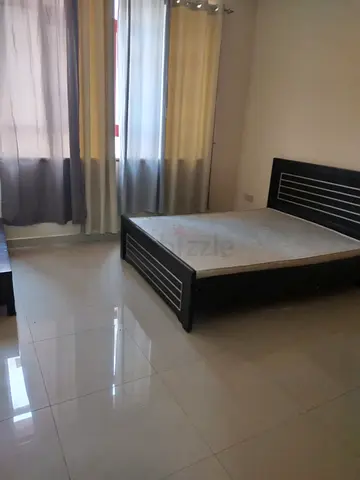 Flat mate