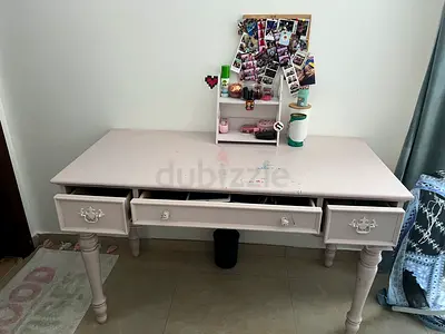 Girls sturdy table in good condition