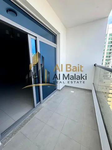 Luxury 2-Master-Bedroom Apartment with Living Room in Al Khan – Free Parking
