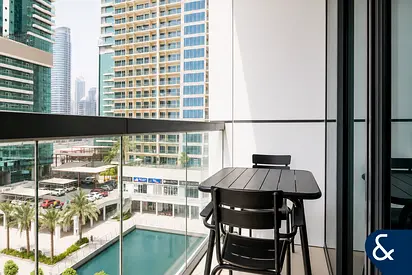 1 Bed | Large Layout | 850 sqft | Lake View