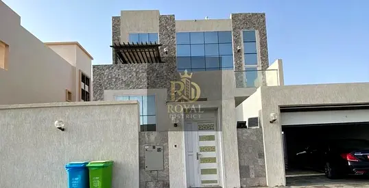 بسعر مغري | تملك فيلا 4 غرف + غرفة خادمة + مجلس + مسبح خاص | مفروشة بالكامل | تصميم عصري | تملك حر لجميع الجنسيات | موقع ممتاز