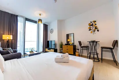 EXCLUSIVE | Best Price | Brand New | Rented