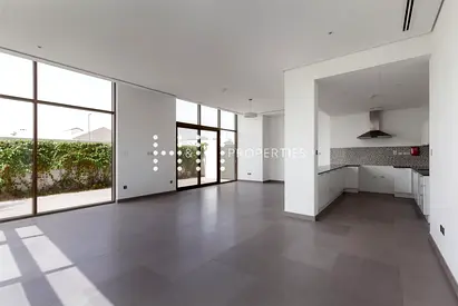 Contemporary 3BR Villa - Maintenance Included