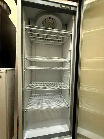 Commercial display fridge