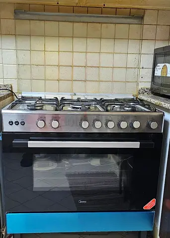 New brand kitchen stove.